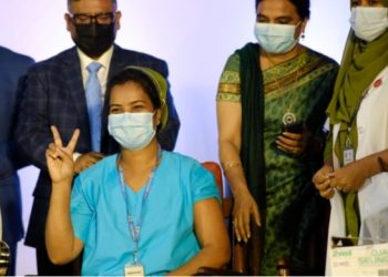 ভাৰততকৈ আগত বাংলাদেশ: ঢাকাত কোভিড বুষ্টাৰ ডজ প্ৰদানৰ পৰীক্ষামূলক আৰম্ভনি
