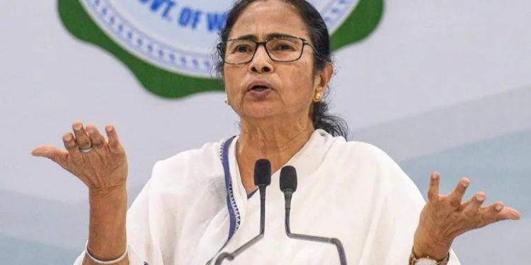 Congress slam Mamata Banerjee