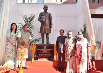 ৰাজভৱনত স্বাধীন ভাৰতৰ প্ৰথমগৰাকী ৰাষ্ট্ৰপতি ড° ৰাজেন্দ্ৰ প্ৰসাদৰ প্ৰতিমূৰ্তি স্থাপন