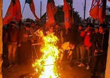 বিজেপিৰ টিকট বঞ্চিত প্ৰাৰ্থীৰ সমৰ্থকে উত্তাল কৰি ৰাখিছে মণিপুৰ