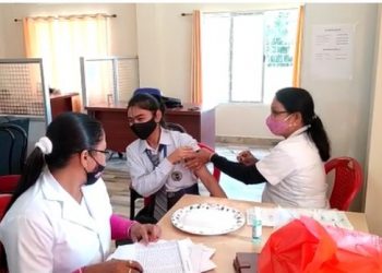 বিশ্বনাথ,কোকৰাঝাৰত ১৫-১৮ বছৰ বয়সৰ ছাত্ৰ ছাত্ৰীক ভেকচিন প্ৰদান কাৰ্যসূচীৰ শুভাৰম্ভ