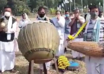 টীয়কত শ্ৰীমন্ত শংকৰদেৱ সংঘৰ ৬৭ সংখ্যক যোৰহাট জিলা অধিৱেশনৰ লাইখুটা স্থাপন