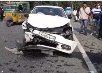 কলিয়াবৰত ভয়ংকৰ পথ দুৰ্ঘটনা, সংকটজনক অৱস্থাত চিকিৎসাধীন চিকিৎসক দম্পতি