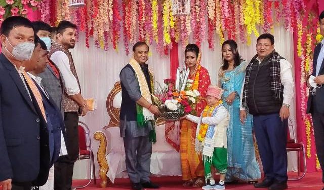 দৰা মনেশ্বৰ দৈমাৰী আৰু  কইনা চম্পা বড়োলৈ আমাৰ তৰফৰ পৰাও যাঁচিছো আন্তৰিক শুভেচ্ছা