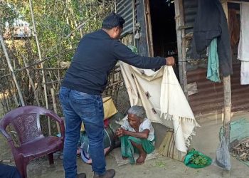 উত্তৰ শালমাৰত দুৰ্বিসহ জীৱন কটোৱা বৃদ্ধা সুশীলা ৰায়ৰ গৃহত আক্ৰাছুৰ সঁজাতি দল
