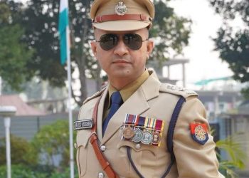 আৰক্ষী অধীক্ষক আনন্দ মিশ্ৰ‌ক অসমৰ বাহিৰলৈ বদলি কৰক, দল-সংগঠনৰ বিক্ষোভত উত্তাল নগাঁও
