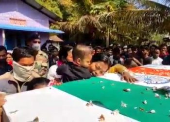 অৰুণাচলত নিহত সেনা জোৱান বিশ্বজিত নৰহৰ নশ্বৰ দেহ অনা হ’ল টিয়কৰ নিজ বাসগৃহলৈ