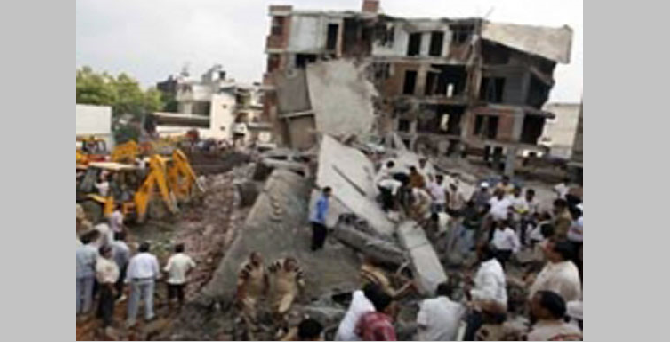 Pune Building collapsed