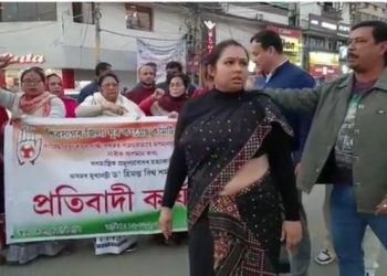 ৰাহুল গান্ধীক অপমান: মুখ্যমন্ত্ৰী হিমন্ত বিশ্ব শৰ্মাৰ প্ৰতিচ্ছবিত ক’লা চিয়াঁহী নিক্ষেপ