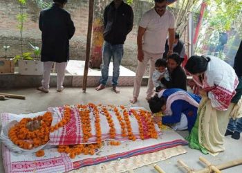 অৱশেষত ঘোষণা: চৰকাৰীভাৱে শেষকৃত্য সম্পন্ন কৰা হ’ব অপূৰ্ব বেজবৰুৱাৰ নশ্বৰ দেহৰ
