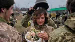 Im-happy-that-we-are-alive-Ukrainian-soldiers-marry-on