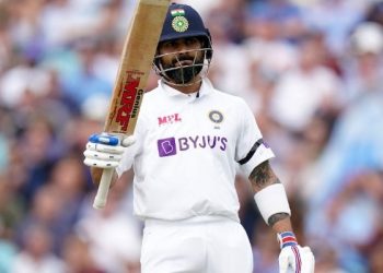 শততম টেষ্টত শতক বা অৰ্দ্ধশতক কৰিব নোৱাৰিলেও বিৰাট অভিলেখ স্পৰ্শ কৰিলে কোহলিয়ে
