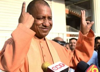 উত্তৰ প্রদেশত ধুমুহাৰ গতিৰে আগবাঢ়িছে বিজেপি, পিছে পিছে সমাজবাদী, লাইভ আপডেট