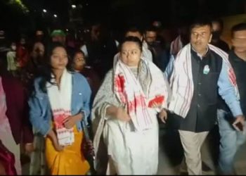 পৌৰসভা নিৰ্বাচন: বঙাইগাঁৱত কংগ্ৰেছ প্ৰাৰ্থীৰ হৈ ঘৰে ঘৰে প্ৰচাৰ চলালে অংকিতা দত্তই