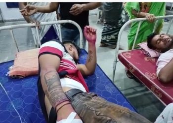 শুৱালকুছিত ফাকুৱাৰ মাজতে নিশা অঘটন, ছুৰীকাঘাতত আহত দুই যুৱক