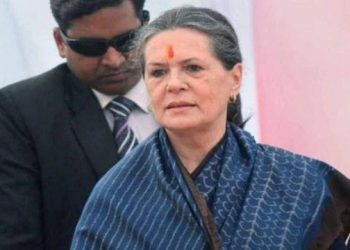 নাও ডুবিলেও টিঙৰ পৰা নানামে ছোনিয়াই, হৈয়েই থাকিব কংগ্ৰেছৰ সভানেত্ৰী