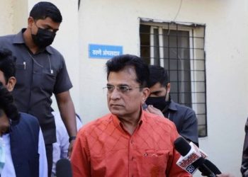 বিমানবাহী ৰণতৰী আইএনএছ বিক্ৰান্ত পুনৰুজ্জীৱিত কৰাৰ নামত কোটি কোটি টকা আত্মস্যাৎ; পুত্ৰসহ বিজেপি নেতাৰ বিৰুদ্ধে দাখিল এজাহাৰ