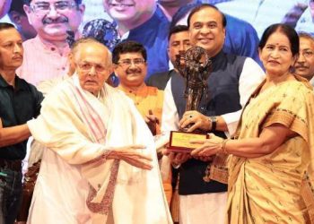 ‘হে মোৰ সপোনৰ সূৰ্যৰ মানুহ’-জ্ঞানপীঠ বঁটা গ্ৰহণ কৰি আৰু কি ক’লে কবি নীলমনি ফুকনে? চাওক, কাব্যঋষিৰ ভাষণৰ সম্পূৰ্ণ পাঠ