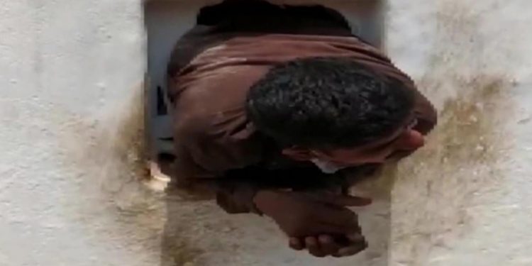 Thief Gets Stuck In Hole