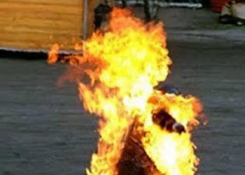 Woman attempts self-immolation