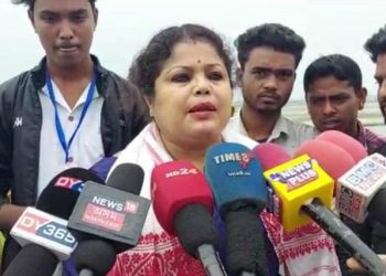 চামগুৰি ভূৰবন্ধাত ৰকিবুল হুছেইন আৰু কেশৱ মহন্তক কটাক্ষ লেখিকা শিখা শৰ্মাৰ