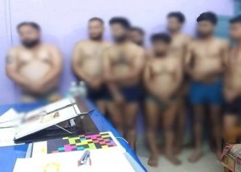 থানাত এজনৰ পিছত এজন শাৰীপাতি অৰ্দ্ধনগ্ন যুৱক; ফটো ভাইৰেল হোৱাৰ পিছতে তদন্তৰ নিৰ্দেশ