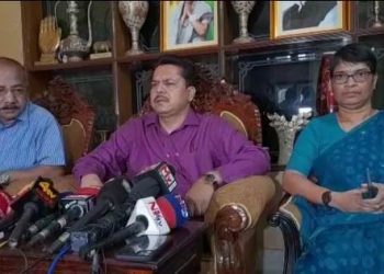 অসম চৰকাৰে ষড়যন্ত্ৰ কৰি জিগনেছ মেৱানীক গ্ৰেপ্তাৰ কৰাইছে: ভূপেন বৰা