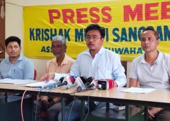 ২৫ লাখ কৃষকক প্ৰৱঞ্চনা কৰি ৰাজ্যত ৰাসায়নিক সাৰৰ বৃহৎ ছিণ্ডিকেট, অভিযোগ কৃষক মুক্তিৰ