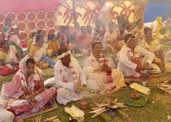 ওৰাঙৰ ২নং শইকীয়া চুবুৰী ৰাজহুৱা নামঘৰত ৬০ বছৰীয়া লোককে ধৰি ২৯ দম্পতিৰ ৰাজহুৱা বিবাহ; সাক্ষী হৈ ৰ’ল পুত্ৰ-কন্যা,বোৱাৰী,নাতি-নাতিনী