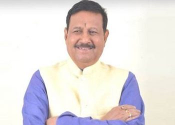 প্ৰাক্তন মন্ত্ৰী নীলমণিসেন ডেকাক কংগ্ৰেছৰ পৰা বহিষ্কাৰ
