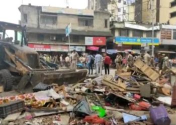 মহানগৰীৰ ছয়মাইলৰ দৈনিক বজাৰত প্ৰশাসনৰ উচ্ছেদ অভিযান