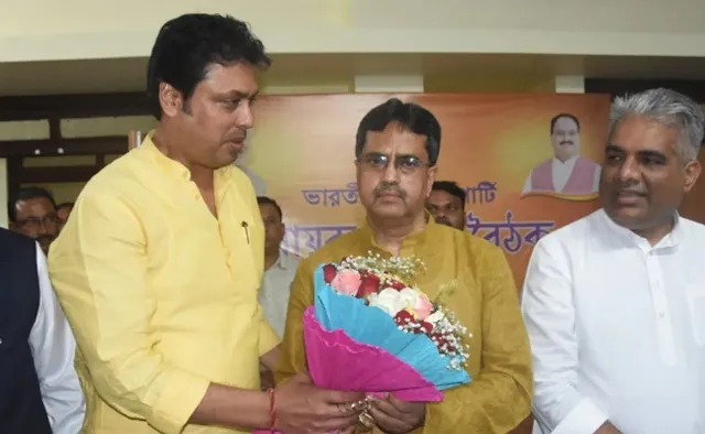 ত্ৰিপুৰাত মুখ্যমন্ত্ৰীৰ পদত এগৰাকী দন্ত চিকিৎসক, কোন তেওঁ?