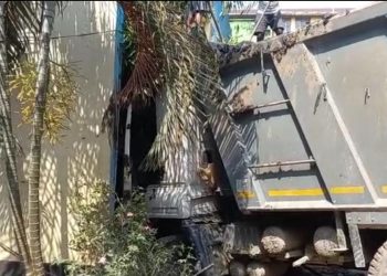 Road accident in Kahilipara