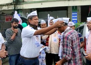 “অৰবিন্দ কেজৰিয়াল কামৰ মানুহ”-যোৰহাটত আম আদমি পাৰ্টিত যোগদান, বিশাল সমদল