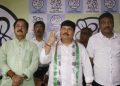 গেৰুৱা শিবিৰত জোকাৰণি: বিজেপি ত্যাগ কৰি তৃণমূল কংগ্ৰেছলৈ উভতি আহিল সাংসদ অৰ্জুন সিং