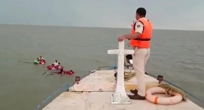 boat capsize in Odisha’s Chilika Lake