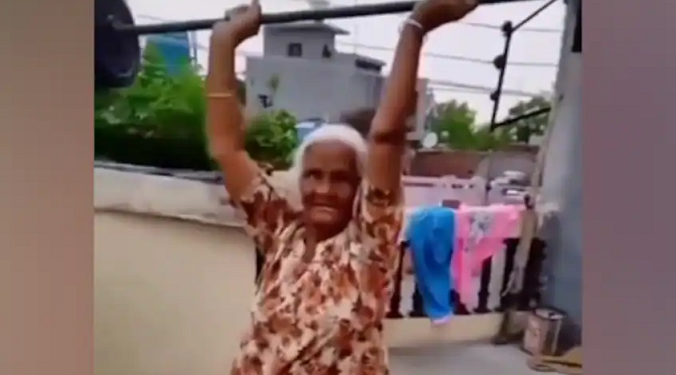 Old Woman Deadlift