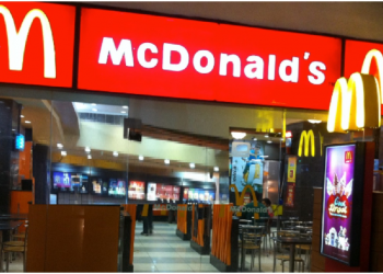 Lizard in cold drink in McDonald’s outlet