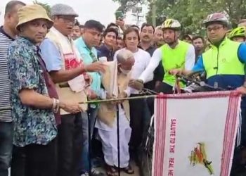 ৰংঘৰৰ বাকৰিত ব্ৰহ্মপুত্ৰ পৰিক্ৰমা শীৰ্ষক চাইকেল যাত্ৰাৰ শুভ উদ্বোধন কৰিলে জুবিন গাৰ্গে