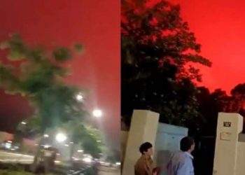 মহাপ্ৰলয়ৰ আগজাননী! হঠাতে তেজৰ দৰে ৰঙা হৈ পৰিল আকাশ, ক’ত? চাওঁক ভিডিঅ’