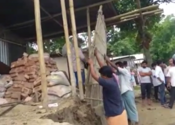 হাজোৰ আধিয়াৰপাৰাত বৰলীয়া নৈৰ গৰাখহনীয়াত পৰি অন্য ঠাইলৈ স্থানান্তৰ হ’ল দহটাকৈ পৰিয়াল