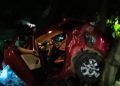 Road accident মাজনিশা গুৱাহাটী মহানগৰীৰ ছয়মাইলত পথ দুৰ্ঘটনা,নিয়ন্ত্ৰণ হেৰুৱাই গছত ওলমি থাকিল বাহন।