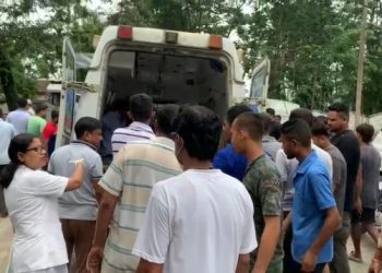 চামগুৰি তিনিআলিত মন্ত্ৰী অতুল বৰাৰ কনভয়ে মহতিয়াই নিলে পথচাৰীক