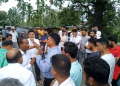 টংলাত আছু আৰু প্ৰাক্তন আছুৰ মাজত মুখামুখি সংঘাত; প্ৰাক্তন আছুক সভা পতাত বাধা আছু কৰ্মীৰ