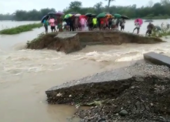 Flood in Assam: কলাইগাঁওত বানে উটুৱাই নিলে কলাইগাঁও-ওদালগুৰি সংযোগী পথ; জিলা সদৰৰ লগত যোগাযোগ ব্যাহত