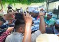 ৰাজ্যৰ বান পৰিস্থিতিকলৈ সৰৱ; ৰাজভৱনৰ সন্মুখত আম আদমী পাৰ্টীৰ মানৱ শৃংখল