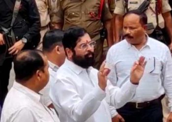 Eknath Shinde camp donates: মুখ্যমন্ত্ৰীৰ সাহায্য পুঁজিলৈ একনাথ সিন্দেৰ নেতৃত্বৰ মহাৰাষ্ট্ৰৰ বিদ্ৰোহী বিধায়ক শিৱিৰৰ ৫১ লাখ টকা