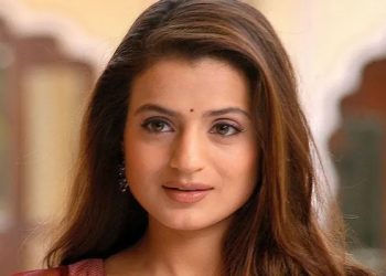 Amisha Patel: লাখ লাখ টকা প্ৰৱঞ্চনাৰ অভিযোগ; আমিশাৰ বিৰুদ্ধে জামিনবিহীন ধাৰাত গোচৰ