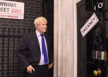 Boris Johnson: ‘বেকাৰ’ বৰিছ: লাংকাশ্বায়াৰৰ ৰাস্তাত চাকৰি বিচাৰি ব্ৰিটেইনৰ পদত্যাগী প্ৰধানমন্ত্ৰী জনছন!