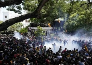 Another state of emergency in Sri Lanka: দিশহাৰা শ্ৰীলংকা! পুনৰ জৰুৰীকালীন অৱস্থা ঘোষণা কৰিলে ভাৰপ্ৰাপ্ত ৰাষ্ট্ৰপতিয়ে